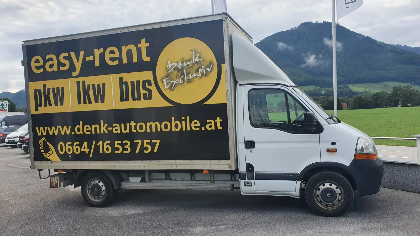 Beschrifteter Miet-LKW von DENK-Automobile